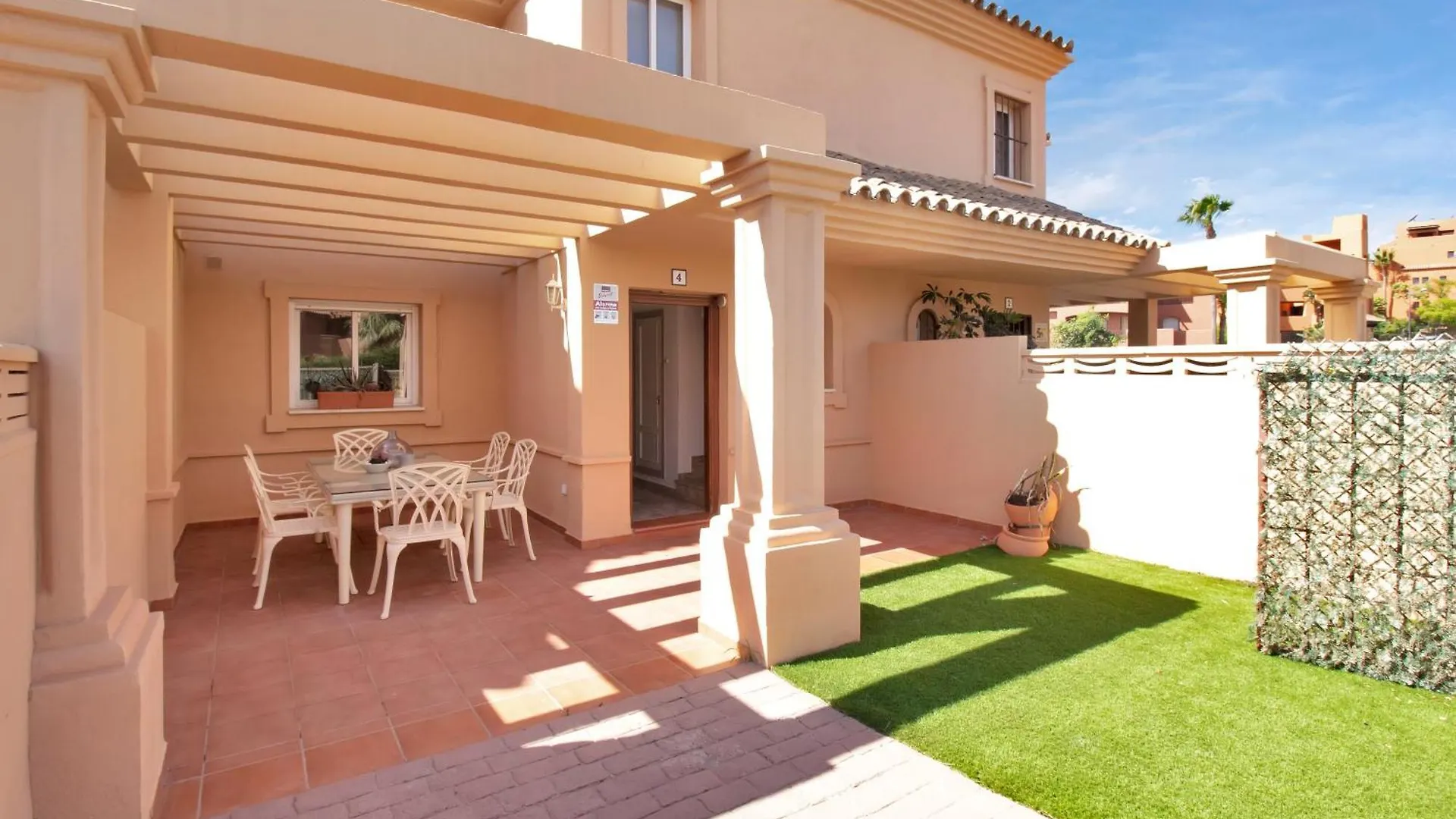 Elegante Adosado Con Con Vistas Al Mar Y Piscina - Costa Galera Park 10 4 Villa Estepona 0*,