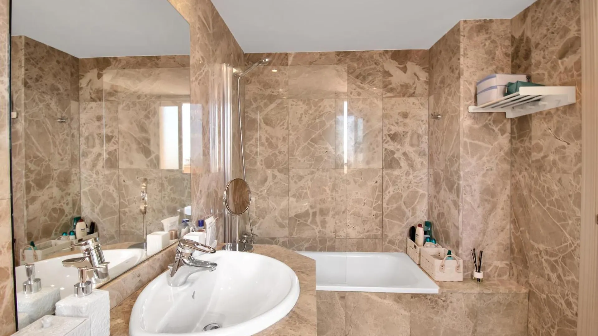 Elegante Adosado Con Con Vistas Al Mar Y Piscina - Costa Galera Park 10 4 Villa Estepona